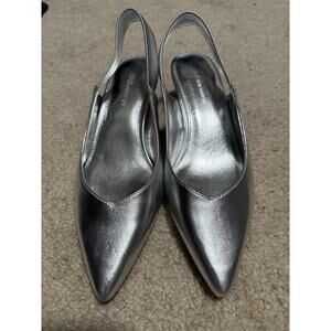 BCBGeneration Kayla Pump Silver Slingback Kitten Heels Size 8 NWOB Holiday Party